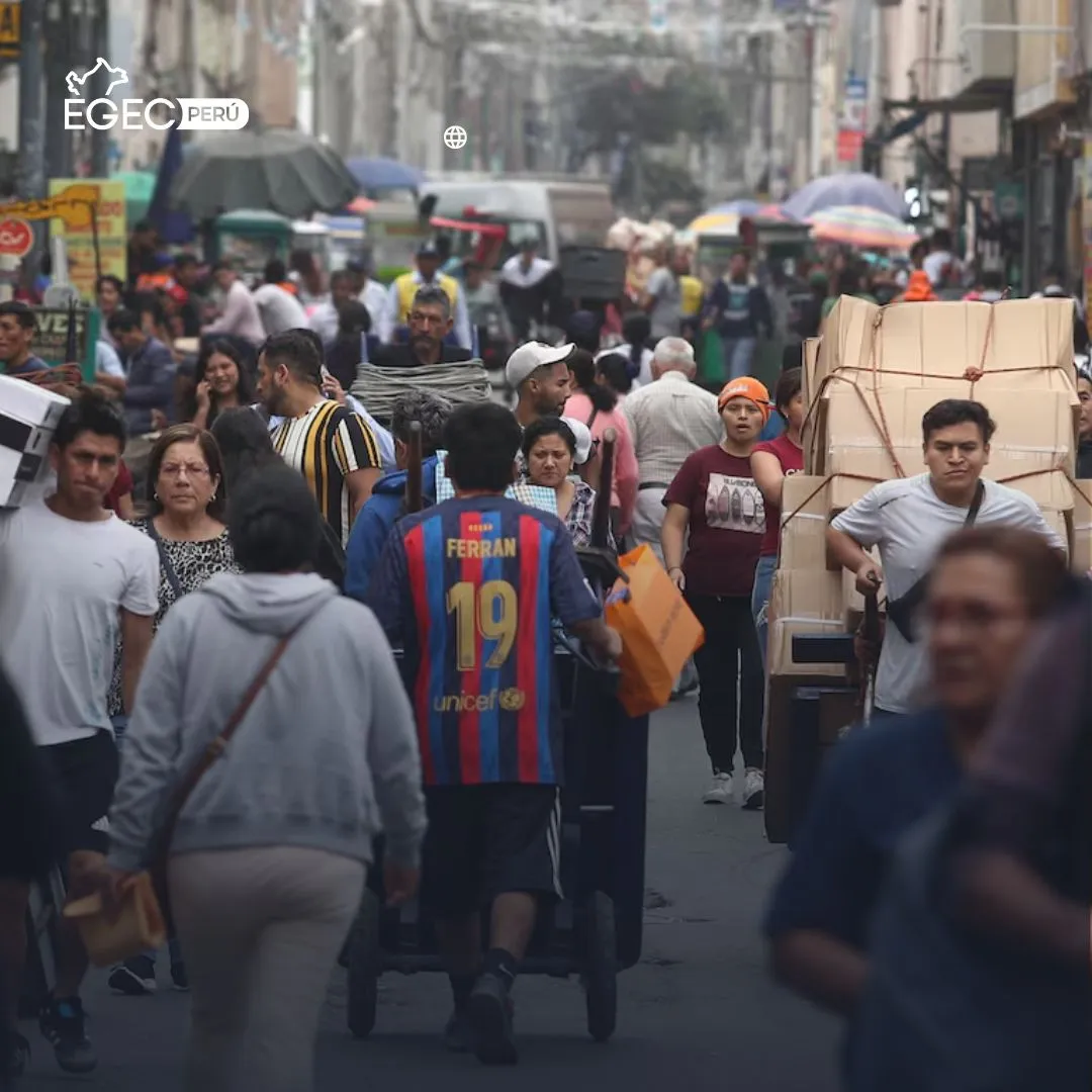 El Caos Navideño en Mesa Redonda Entre Rejas, Ambulantes y Medio Millón de Visitantes Diarios