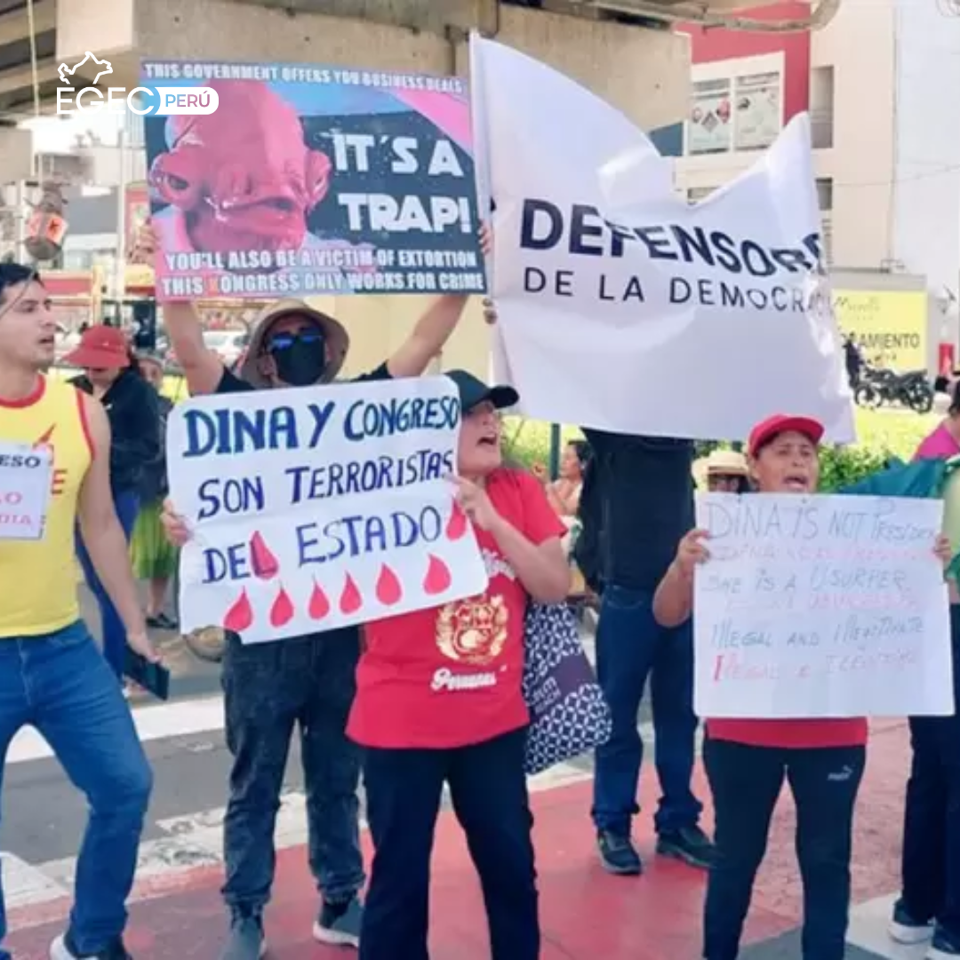 Enfrentamiento en San Borja entre Policía y Manifestantes cerca del Foro APEC