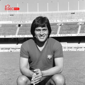 Hugo Sotil, leyenda del fútbol peruano, fallece a los 75 años