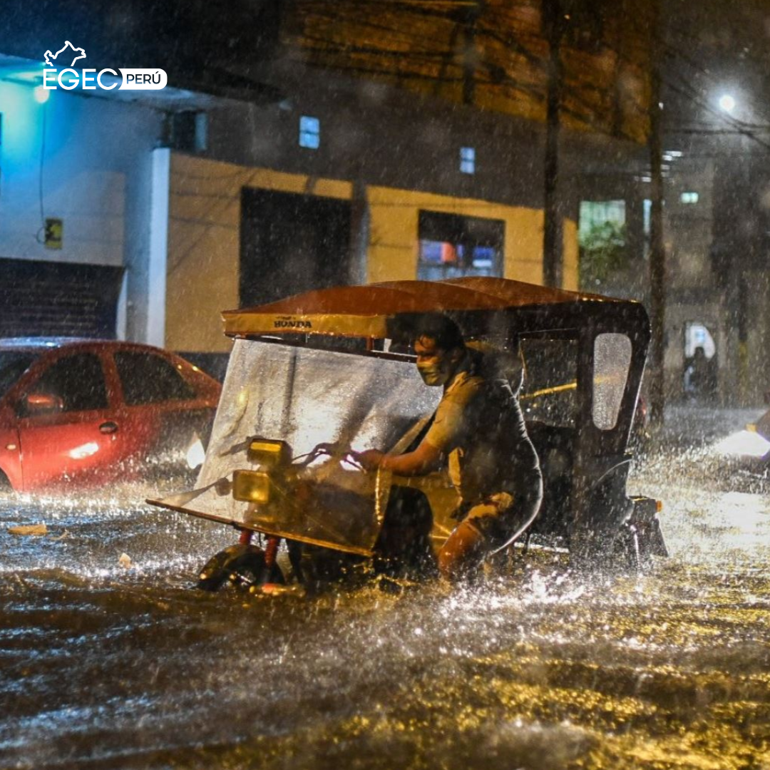 Lluvias y Huaicos en Perú Emergencia Nacional por Desborde de Ríos y Bloqueo de Carreteras