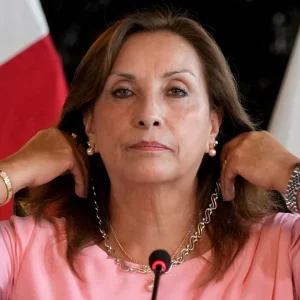 Reporte medico revela cirugias esteticas de Dina Boluarte
