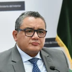 Santiváñez enfrenta al Congreso
