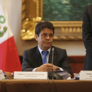 Tomás Gálvez asume como nuevo fiscal de la Nación interino en medio de crisis institucional